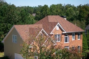 Krāsa ar akmens šķembu pārklājumu, viegls sarkans jumta šindelis dzīvojamai mājai