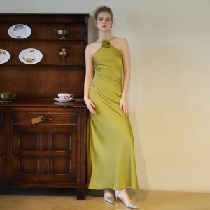 Customized Satin Silk Elegant Evening Gowns Manufacturer