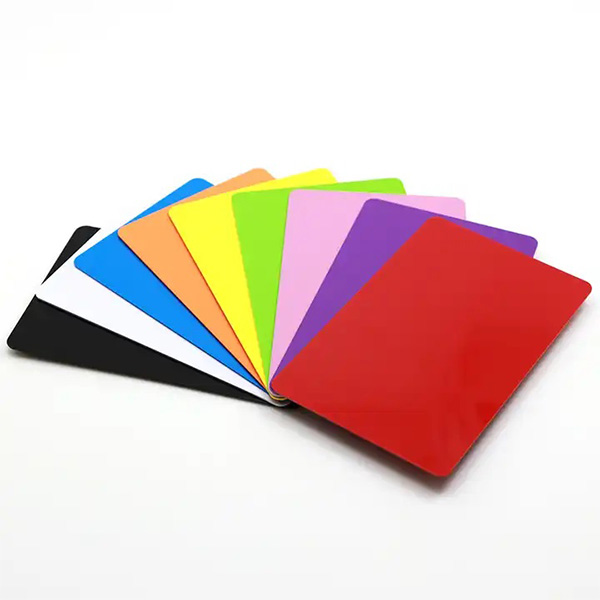 Fabrication imprimable de cartes en plastique RFID de cartes PVC NFC de couleur pure pour imprimante de cartes