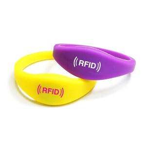 Pulseras modificadas para requisitos particulares del lazo cerrado del control de acceso de la pulsera del silicón de NFC RFID del logotipo de alta calidad