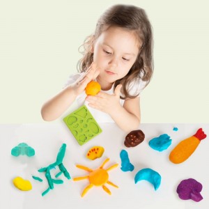 Otroci se pretvarjajo, da se igrajo DIY kosilo, komplet igrač iz gline in orodij za modeliranje hrane, nestrupen, pisan plastelin, izobraževalni komplet za igranje testa za otroke
