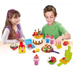 Deti v predškolskom veku sa hrajú na narodeninovú párty Súprava náradia na výrobu tort z hliny Luxusná plastelínová súprava formičiek pre domácich majstrov Vzdelávacie hračky pre deti