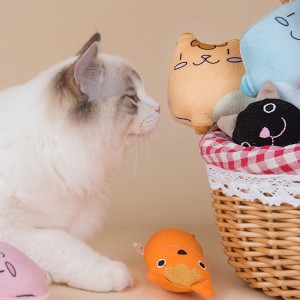 Sagte piepende katnip kat kou speelgoed sagte interaktiewe kat speelgoed