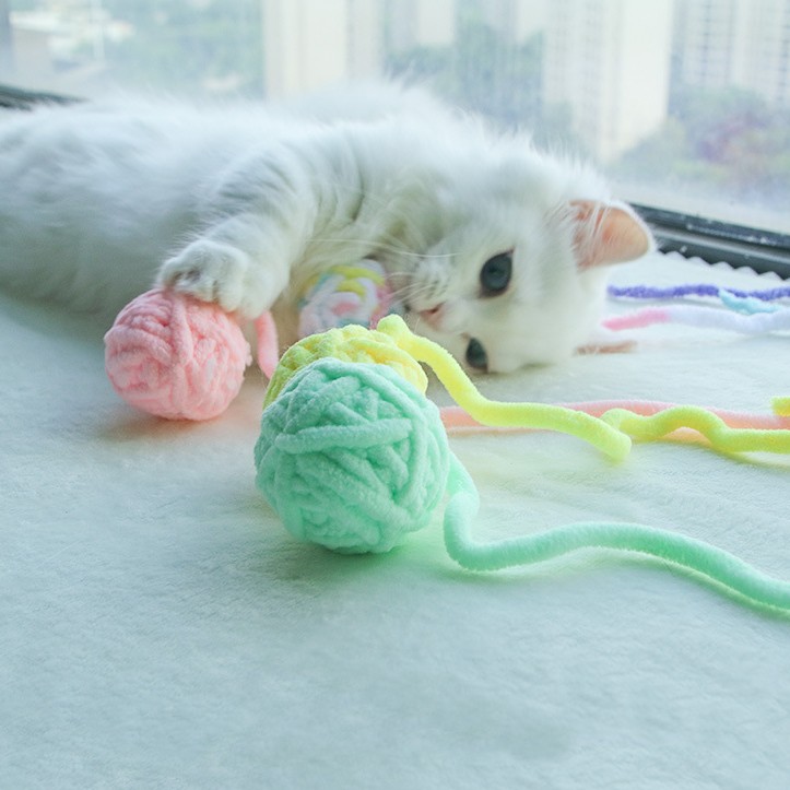 Xoguete de adestramento multicolor de alta calidade, bolas de gato, xoguetes de peluche para gatos