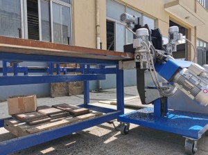 Stroj na úkosovanie kovového dna GMMA-100U od čínskej výroby