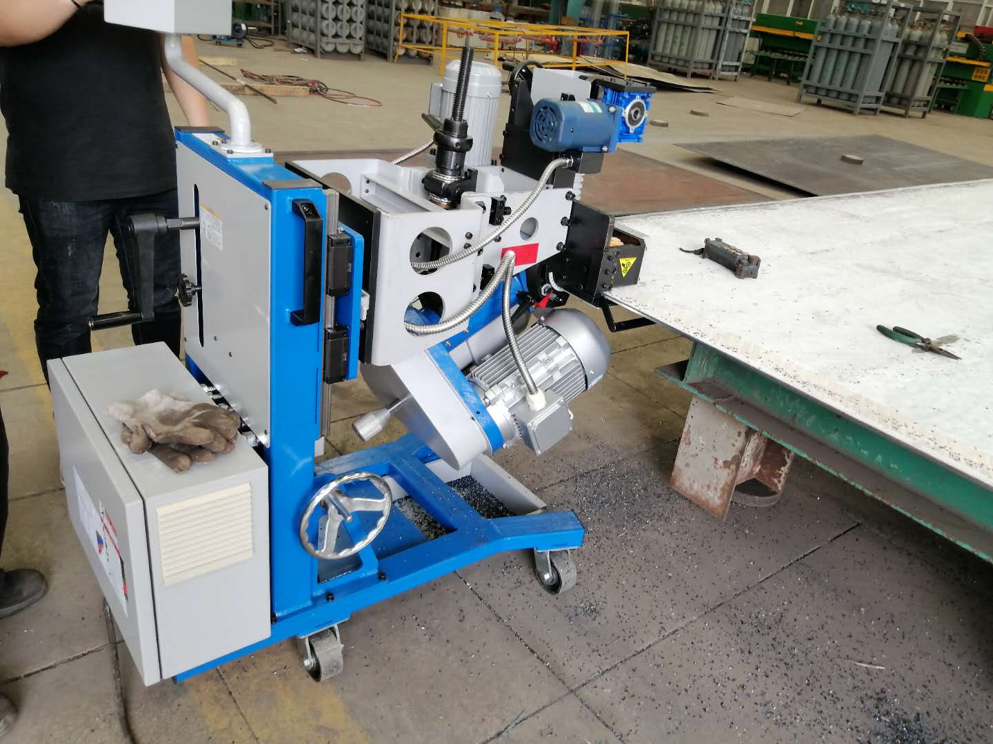 Steel plate beveling machine for military Industrial Processing