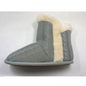 Womens snowy knit boots with cozy fur lining