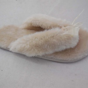 Women’s Cozy Faux Fur Thong Slipper