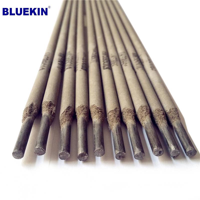 Low carbon steel mild steel AWS A5.18 E6013 rutile sand coated electrode welding rod Featured Image
