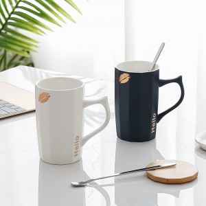 Fashin design ceramic mug  with bamboo lid and spoon,  ceramic coffee mug