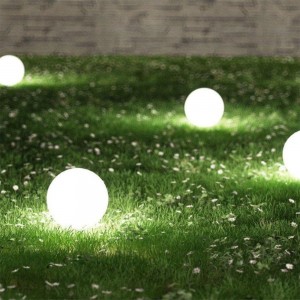 LED წყალგაუმტარი ნათურებით იკვებება ბაღის მზის ბურთის განათება ეზოს გასასვლელებისთვის