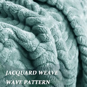 Large Flannel Fleece Throw Blanket, Jacquard Weave Wave Pattern