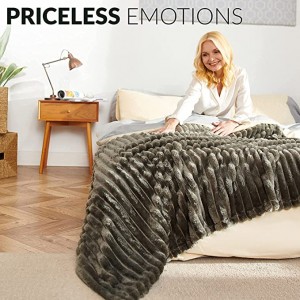 Throw Blankets, Grey – Lightweight Flannel Fleece – Soft, Cozy – Perfect for Bed, Sofa, Couch