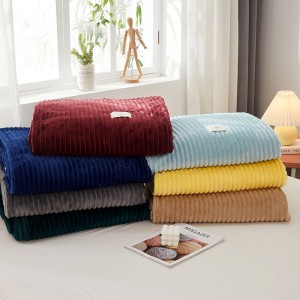 Wholesale Hot sale cross border polyester baby flannel gift set plain swaddle newborn fleece blanket