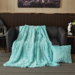 Hot sale long fluffy pet blanket Multi-functional coral fleece nap blanket