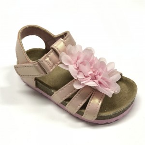New Design Pu Upper Flower Decorated Foot-Bed Sole Girls Kids Beautiful Sandals