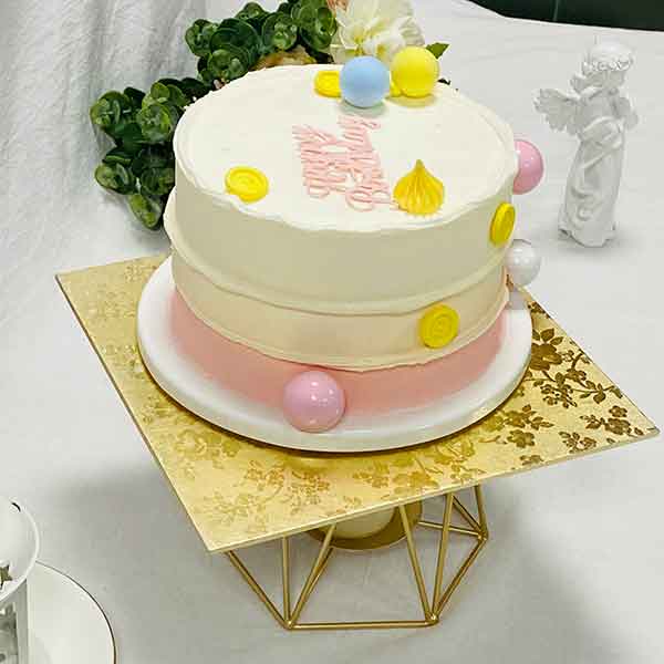 Sparkle And Balloons Cake Rectangle Shape ,yummy And Delicious Without Egg  For Children,pack Size 1kg Fat Contains (%): 15 Grams (g) at Best Price in  Bokaro | The Sugarnice.com