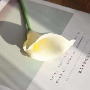 MW08083 အိမ်/မင်္ဂလာဆောင်/ပါတီအလှဆင်ခြင်းအတွက် အလှဆင်အတု PU Touch Calla Lily ပန်း