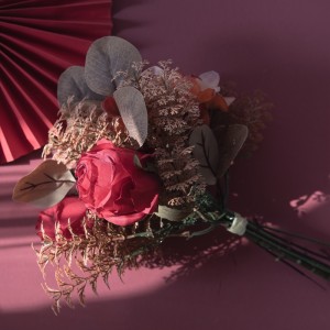 CF01102 Umelá kytica z hortenzie ruže Obľúbená svadobná dekorácia Svadobná kytica