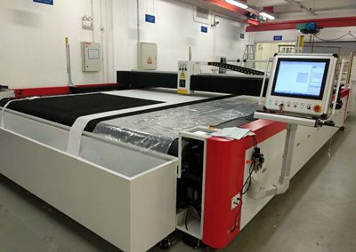 Rezanie filtračnej tkaniny laserom pre prémiovú kvalitu
