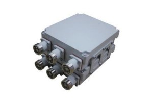 Combinador de cavitats de 3 vies Connector DIN-F 885-2690MHz Baixa pèrdua d'inserció Petit volum JX-CC3-885M2690M-80DG2