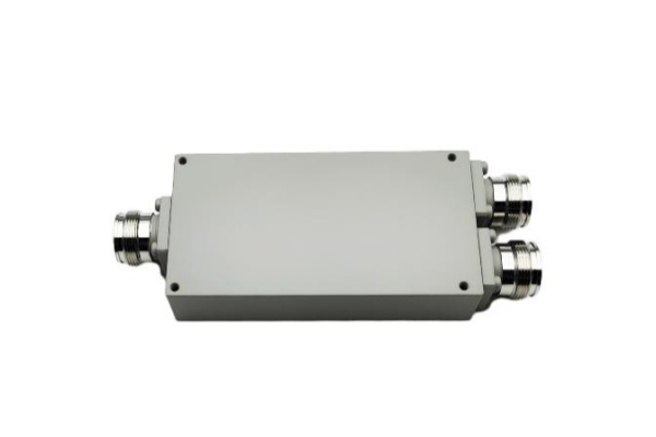 Power Divider Operating from 134-3700MHz JX-PD2-134M3700M-18F4310 Featured Image