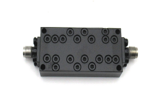 Highpass LC-filtrilo funkcianta de 6-18GHz JX-HPF1-6G18G-50S