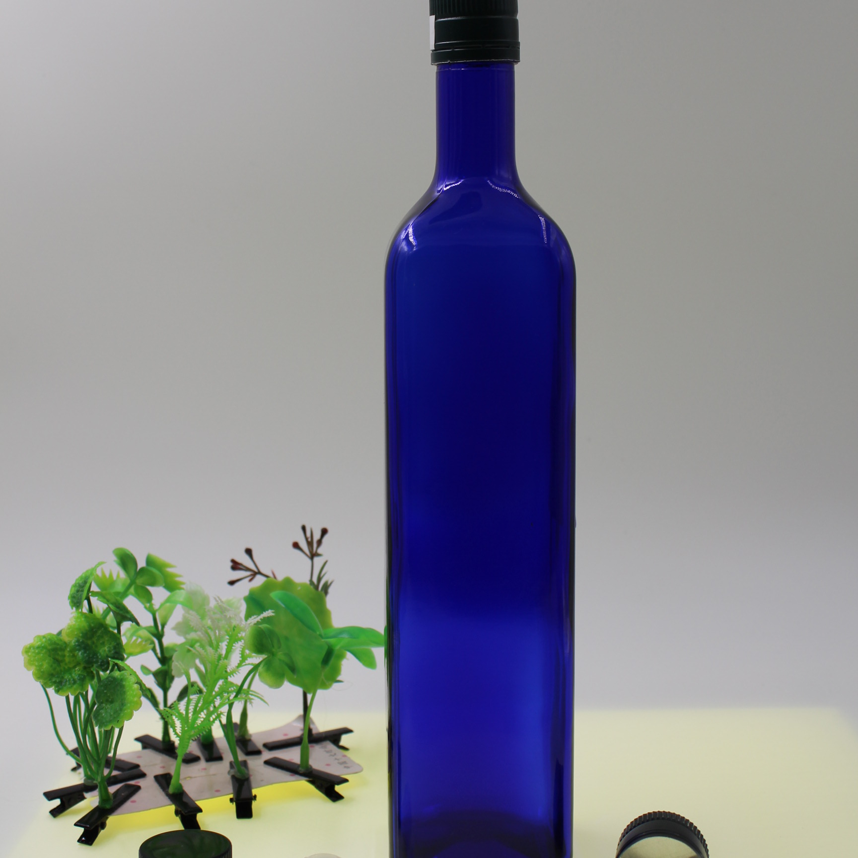 Glass Bottle Factory 100ml 250ml 500ml 1000ml Edible Oil Glass Bottle with Lids