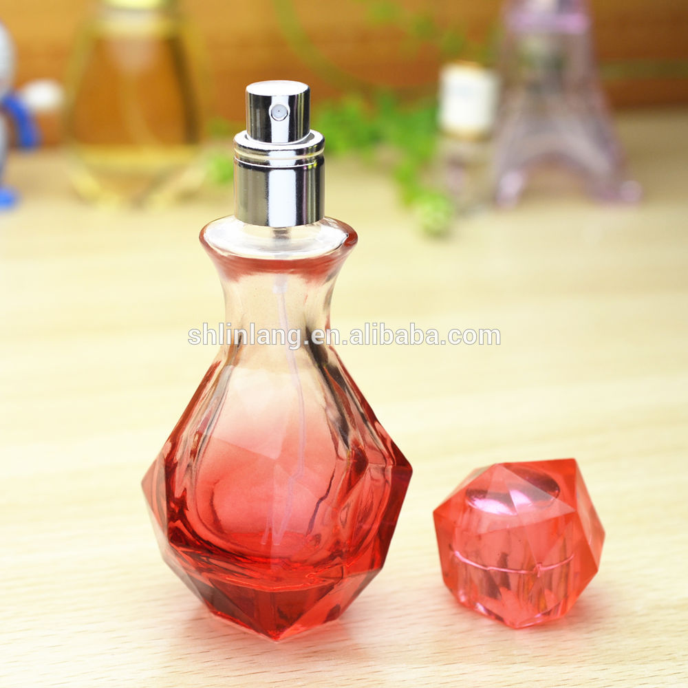 SHANGHAI LINLANG Wholesale fancy 50ml empty glass perfumes bottles with cap pump sprayer bottle