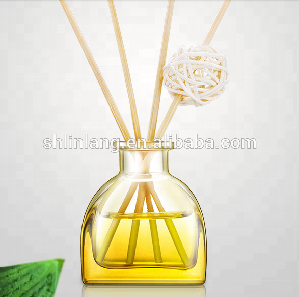 New Fashion Design for Cosmetic Glass Jars - Glass Material tent shaped 250ml reed diffuser glass bottle – Linlang