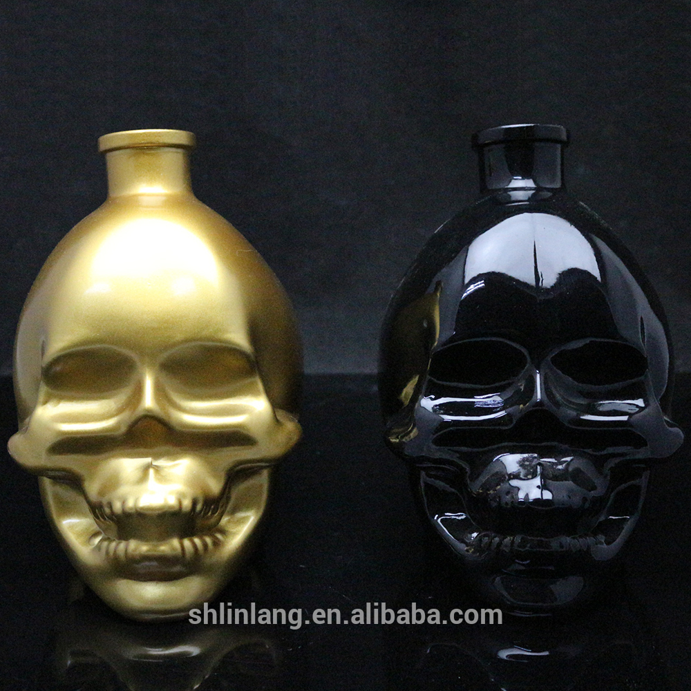 Shanghai linlang High Quality 1000ml Black and Gold Vodka Skull Bottle