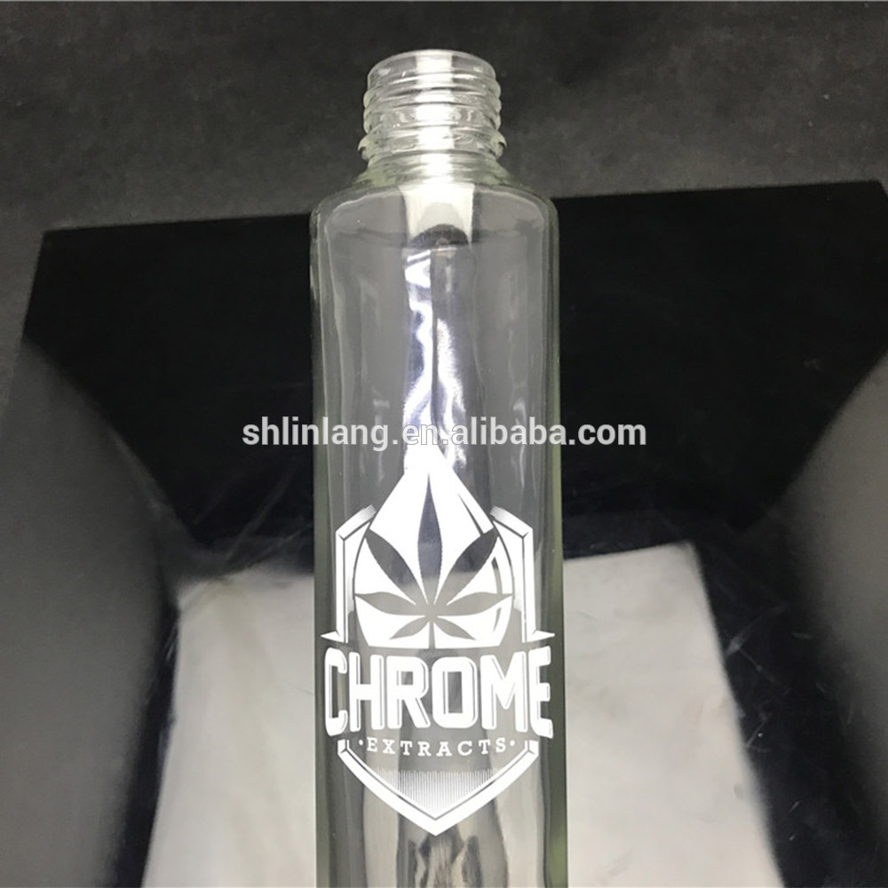 productos de vidrio calientes de la venta Linlang 750ml vidrio Voss forma de la botella agua mineral