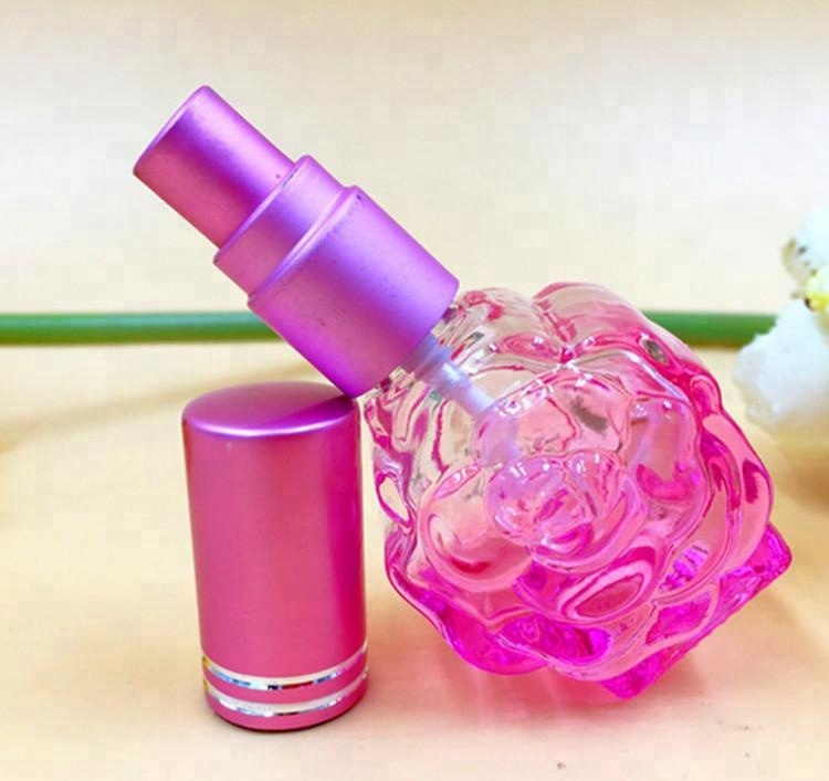 Red petal shimmering effect party favors gifts .60 oz  rose shape nail polish bottle