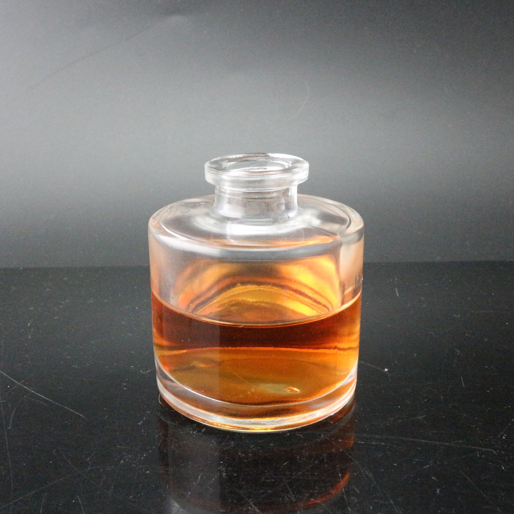 Glass Diffuser Bottle 200ml Round with Silver Capped Cork Lid
