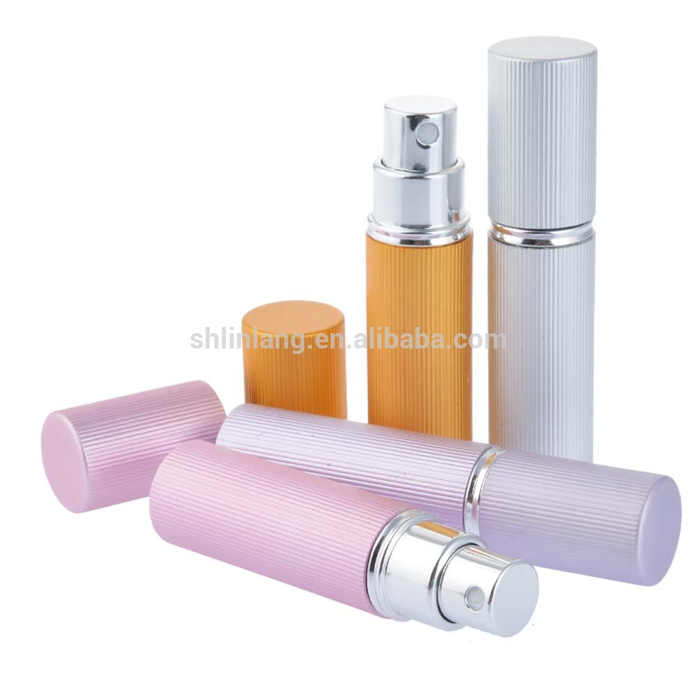 mini essential oil glass bottle with pump spray