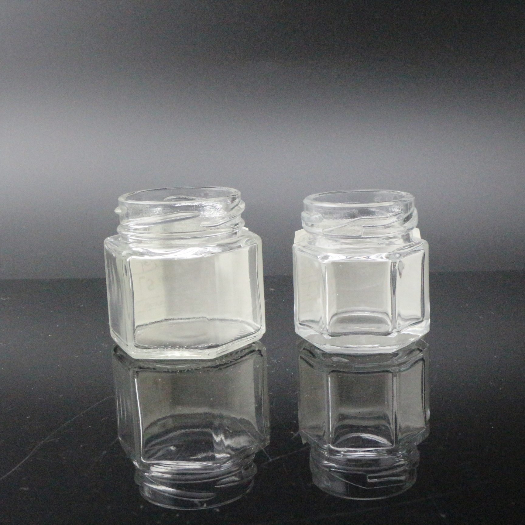 Nakpunar 1.5 oz Mini 1oz Hexagon Glass Jars with Gold Plastisol Lined Lids
