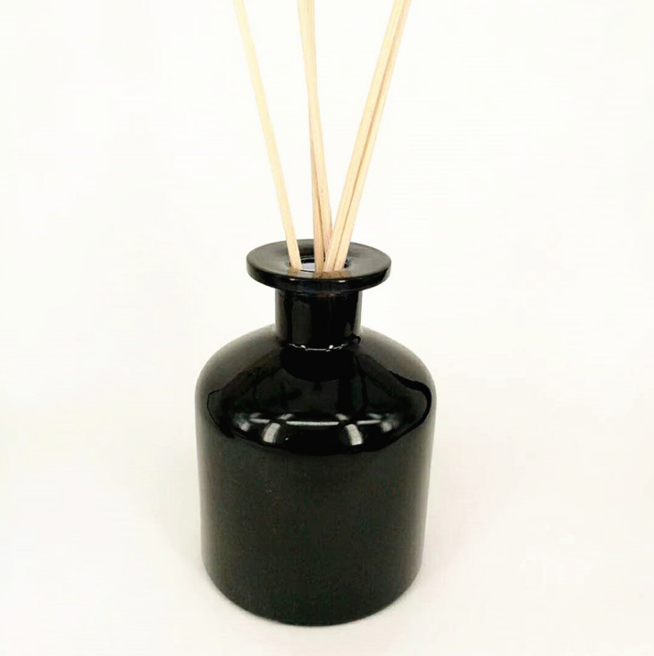 Factory wholesale Tealight Candle Holder Glass - black diffuser bottle – Linlang