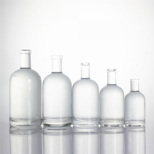 500 ml 750 ml 1000 ml Bouteilles en verre de Vodka Absolue Vide de Haute Qualité avec Couvercles