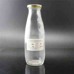 通常のガラス製品500mlトマトソースボトル（金属キャップ付き）