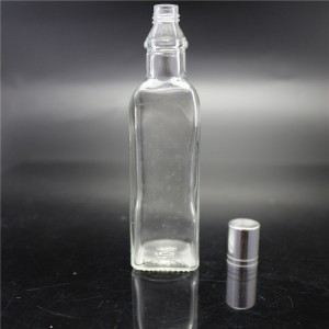 مصنع شنغهاي بيع زجاجات صلصة صغيرة 60 مل مع غطاء اللون الفضي