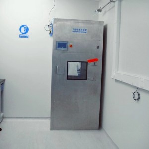 Био-безбедносна кутија со систем за прскање