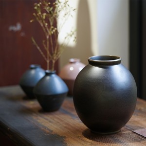 Handmade Ceramic Pottery Pot with Matte Texture Black Moon Jar Japandi Style Designs