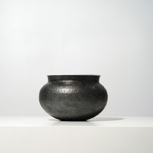 Japanese coarse pottery Matcha bowl, Handmade Rought Pottery Black Tea Ceremony Slag Bucket Japandi Style Designs