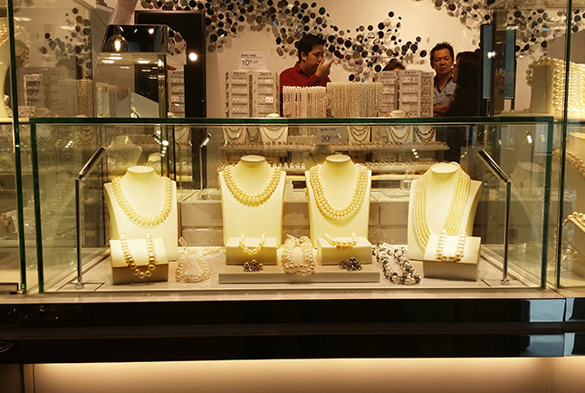 كيفية اختيار الإضاءة لمتاجر المجوهرات؟