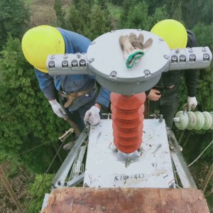 OPPC 10/35/110KV 12-24 Cores Panlabas na optical cable terminal (intermediate) junction box Power fitting