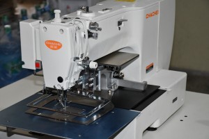 Pattern sewing machine for leather sewing