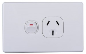 Clipol Slimline single gang powerpoint wall switch and socket 250V 15A DS613S-15