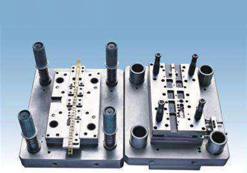 Stamping mould (5)