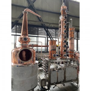 equipamento de destilação de uísque