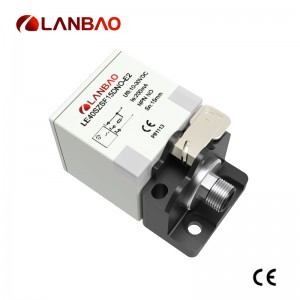 LE40 analogový výstup indukční snímač LE40SZSF10LUM-E2 10…30 VDC M12 Konektor nebo svorka